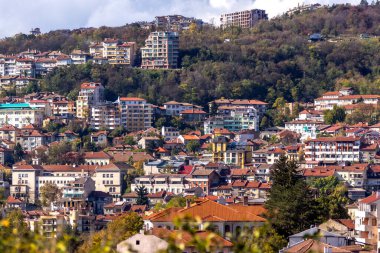 Bulgaristan 'ın Veliko Tarnovo kentinin muhteşem panoramik manzarası