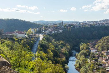 Bulgaristan 'ın Veliko Tarnovo kentinin muhteşem panoramik manzarası