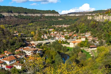 Bulgaristan 'ın Veliko Tarnovo kentinin muhteşem panoramik manzarası