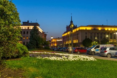 SOFYA, BULGARIA - 30 Temmuz 2021: Bulgaristan 'ın Sofya kentinin şaşırtıcı Günbatımı panoramik manzarası