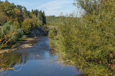 Bulgaristan 'ın Lovech Bölgesi' nin Aglen köyü yakınlarından geçen Vit Nehri 'nin şaşırtıcı manzarası