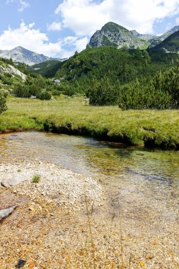 Bulgaristan 'ın Begovitsa kulübesi yakınlarındaki Pirin Dağı' nın şaşırtıcı manzarası