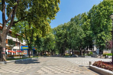 VELINGRAD, BULGARIA - 29 Haziran 2021: Bulgaristan 'ın ünlü Velingrad, Pazardzhik bölgesinin merkezi