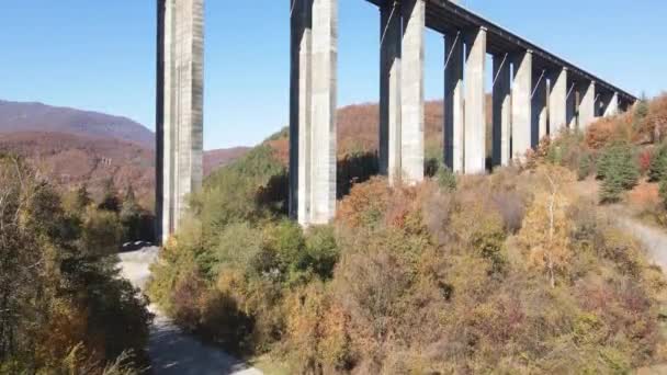 공중에서 Bebresh Viaduct Hemus 오토바이 Vitinya Pass Sofia Region Bulgaria — 비디오
