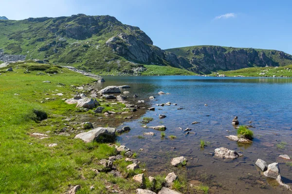 Bulgaristan 'ın Yedi Rila Gölünün etrafındaki Rila Dağı' nın muhteşem manzarası