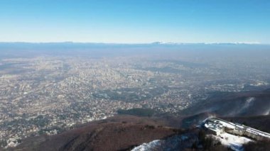 Bulgaristan 'ın Sofya Şehir Bölgesi Ofeliite bölgesindeki Vitosha Dağı' nın Hava Kış Manzarası