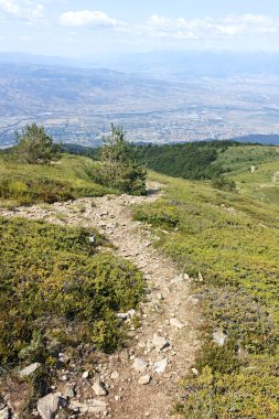 Bulgaristan 'ın Blagoevgrad bölgesindeki Belasitsa Dağı' nın şaşırtıcı yaz manzarası