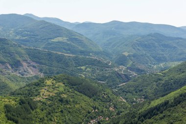 Bulgaristan 'ın Stara Planina Dağı' ndaki Iskar Nehri Boğazı 'nın inanılmaz manzarası