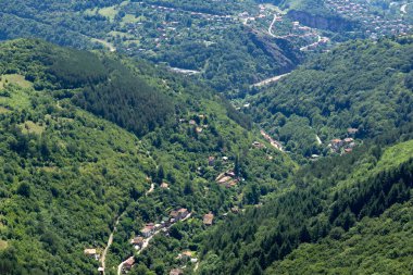 Bulgaristan 'ın Stara Planina Dağı' ndaki Iskar Nehri Boğazı 'nın inanılmaz manzarası