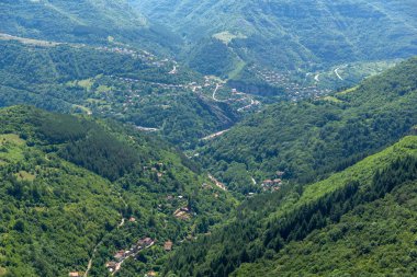 Bulgaristan 'ın Stara Planina Dağı' ndaki Iskar Nehri Boğazı 'nın inanılmaz manzarası
