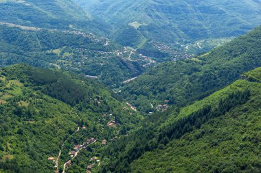 Bulgaristan 'ın Stara Planina Dağı' ndaki Iskar Nehri Boğazı 'nın inanılmaz manzarası