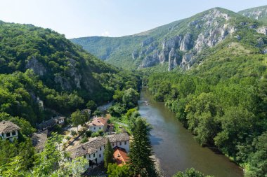 Bulgaristan 'ın Stara Planina Dağı' ndaki Iskar Nehri Boğazı 'nın inanılmaz manzarası