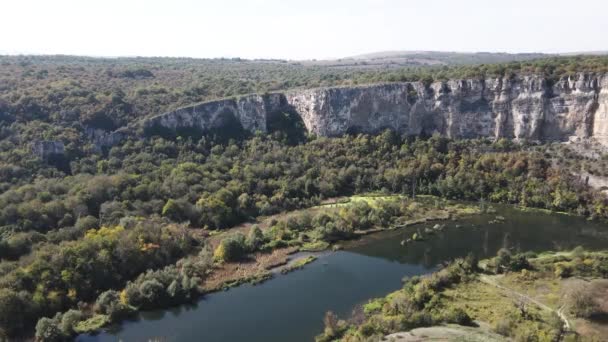 Letecký Pohled Řeku Iskar Míjející Vesnici Karlukovo Balkánské Hory Bulharsko — Stock video