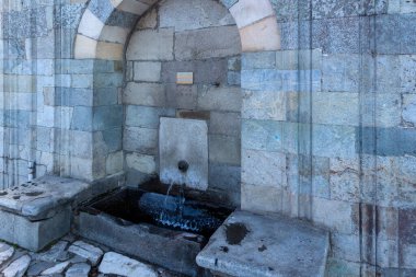 SAMOKOV, BULGARIA - 14 Ocak 2022: Bulgaristan 'ın Sofya Bölgesi Samokov kentinin kış manzarası