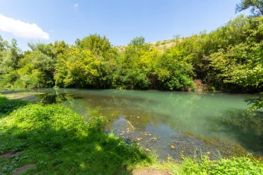 Bulgaristan 'ın Altın Panega Nehri boyunca Iskar Panega Geopark' ın inanılmaz manzarası