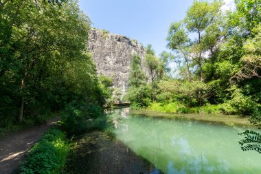 Bulgaristan 'ın Altın Panega Nehri boyunca Iskar Panega Geopark' ın inanılmaz manzarası