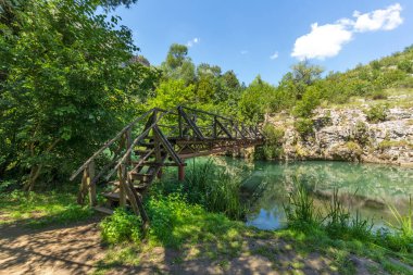 Bulgaristan 'ın Altın Panega Nehri boyunca Iskar Panega Geopark' ın inanılmaz manzarası
