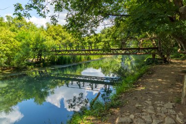 Bulgaristan 'ın Altın Panega Nehri boyunca Iskar Panega Geopark' ın inanılmaz manzarası