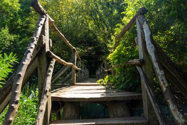 Bulgaristan 'ın Altın Panega Nehri boyunca Iskar Panega Geopark' ın inanılmaz manzarası