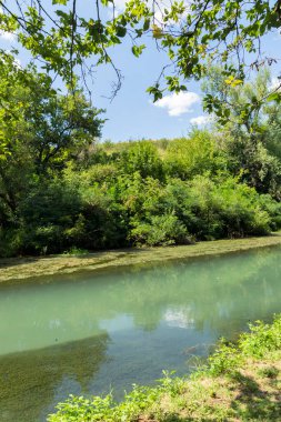 Bulgaristan 'ın Altın Panega Nehri boyunca Iskar Panega Geopark' ın inanılmaz manzarası