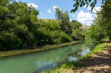 Bulgaristan 'ın Altın Panega Nehri boyunca Iskar Panega Geopark' ın inanılmaz manzarası