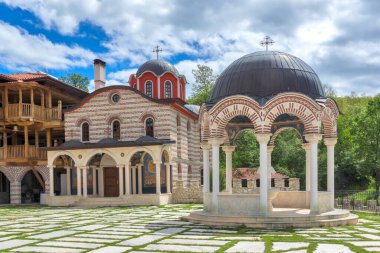 Ortaçağ Tsarnogorski (Gigintsi) manastırı St. Kozma ve Damyan, Pernik Bölgesi, Bulgaristan