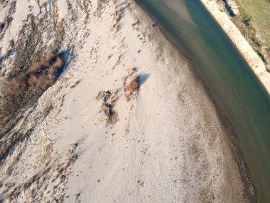 Bulgaristan 'ın Petrich Vadisi' nden geçen Struma nehrinin şaşırtıcı hava manzarası