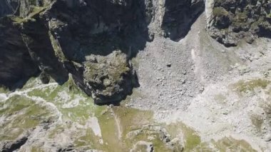 Bulgaristan 'ın Malyovitsa zirvesi çevresindeki Rila Dağı' nın şaşırtıcı yaz manzarası