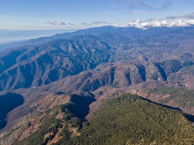 Bulgaristan 'ın Orelyak zirvesi yakınlarındaki Pirin Dağı' nın şaşırtıcı hava manzarası
