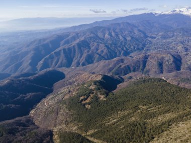 Bulgaristan 'ın Orelyak zirvesi yakınlarındaki Pirin Dağı' nın şaşırtıcı hava manzarası