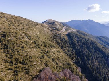 Bulgaristan 'ın Orelyak zirvesi yakınlarındaki Pirin Dağı' nın şaşırtıcı hava manzarası