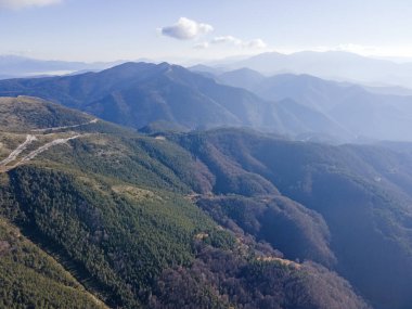 Bulgaristan 'ın Orelyak zirvesi yakınlarındaki Pirin Dağı' nın şaşırtıcı hava manzarası