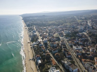 Bulgaristan 'ın Burgaz Bölgesi Obzor kasabasının şaşırtıcı hava manzarası