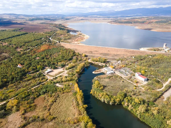 stock image Aerial Autumn view of Pyasachnik (Sandstone) Reservoir, Sredna Gora Mountain, Plovdiv Region, Bulgaria