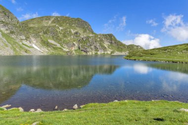 Bulgaristan 'ın Yedi Rila Gölünün etrafındaki Rila Dağı' nın muhteşem manzarası