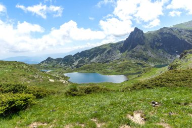 Bulgaristan 'ın Yedi Rila Gölünün etrafındaki Rila Dağı' nın muhteşem manzarası