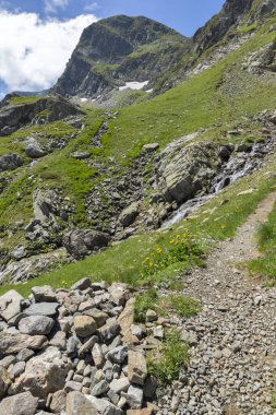 Bulgaristan 'ın Yedi Rila Gölünün etrafındaki Rila Dağı' nın muhteşem manzarası