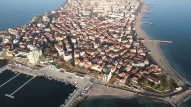 Bulgaristan 'ın Burgaz Bölgesi' nin Pomorie kentinin İnanılmaz Hava Gündoğumu manzaralı kasabası 