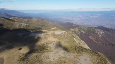 Bulgaristan 'ın Orelyak zirvesi yakınlarındaki Pirin Dağı' nın şaşırtıcı hava manzarası