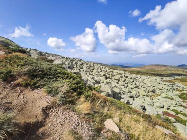 Bulgaristan 'ın Vitosha Dağı' nın şaşırtıcı sonbahar manzarası