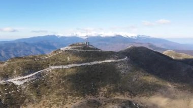 Bulgaristan 'ın Orelyak zirvesi yakınlarındaki Pirin Dağı' nın şaşırtıcı hava manzarası