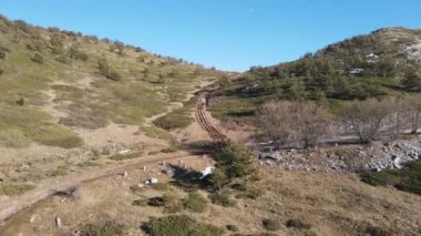 Bulgaristan 'ın Orelyak zirvesi yakınlarındaki Pirin Dağı' nın şaşırtıcı hava manzarası