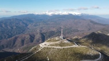 Bulgaristan 'ın Orelyak zirvesi yakınlarındaki Pirin Dağı' nın şaşırtıcı hava manzarası