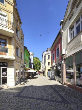 PLOVDIV, BULGARIA - 20 Temmuz 2020: Tipik Sokak ve Bulgaristan 'ın Filibe kentindeki evler