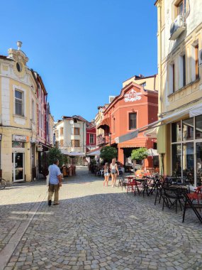 PLOVDIV, BULGARIA - 20 Temmuz 2020: Tipik Sokak ve Bulgaristan 'ın Filibe kentindeki evler