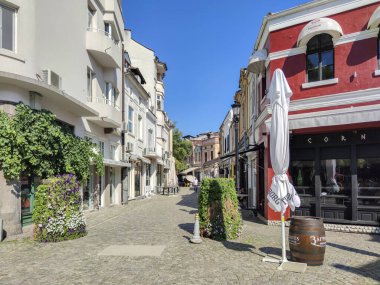 PLOVDIV, BULGARIA - 20 Temmuz 2020: Tipik Sokak ve Bulgaristan 'ın Filibe kentindeki evler