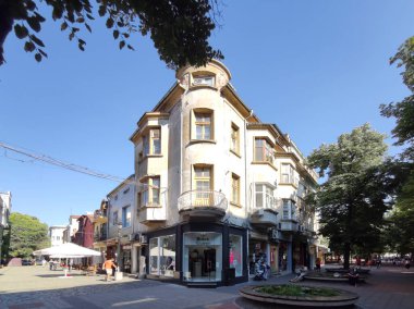 PLOVDIV, BULGARIA - 20 Temmuz 2020: Tipik Sokak ve Bulgaristan 'ın Filibe kentindeki evler