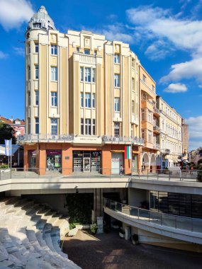 PLOVDIV, BULGARIA - 20 Temmuz 2020: Tipik Sokak ve Bulgaristan 'ın Filibe kentindeki evler