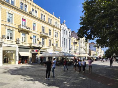 PLOVDIV, BULGARIA - 20 Temmuz 2020: Tipik Sokak ve Bulgaristan 'ın Filibe kentindeki evler