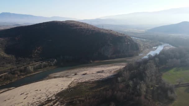 Удивительный Вид Воздуха Реку Струма Проходящую Через Долину Петрич Болгария — стоковое видео